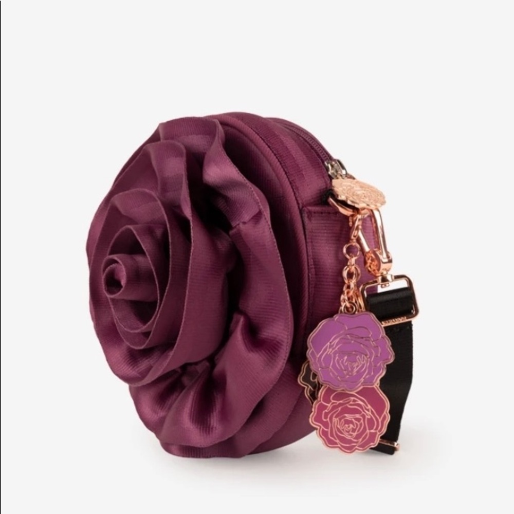 Harveys Collector’s Series Rose Convertible Bag - Picture 9 of 12